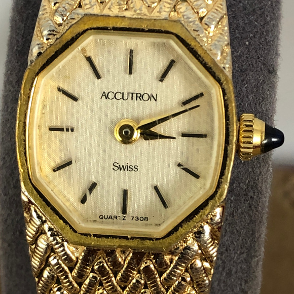 Vintage Accutron Quartz watch by Bulova Gold Tone